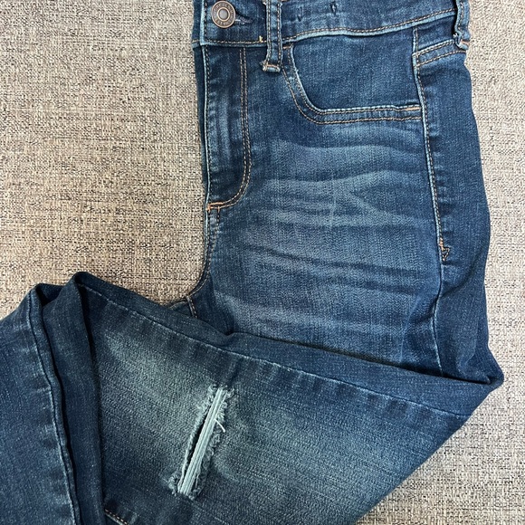 EUC GAP Distressed Favorite Jegging - Picture 2 of 5
